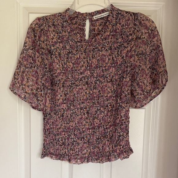 Abercrombie & Fitch Tops - Abercrombie & Fitch Lilac Floral Smocked Puff Sleeve Blouse